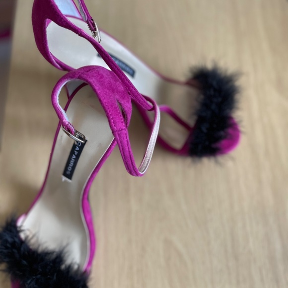 Caparros Fuschia feather pump - Picture 2 of 5